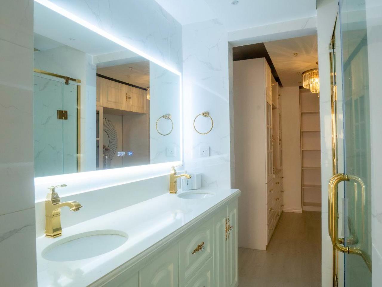 Beachfront Seaview Apartment 말레 외부 사진